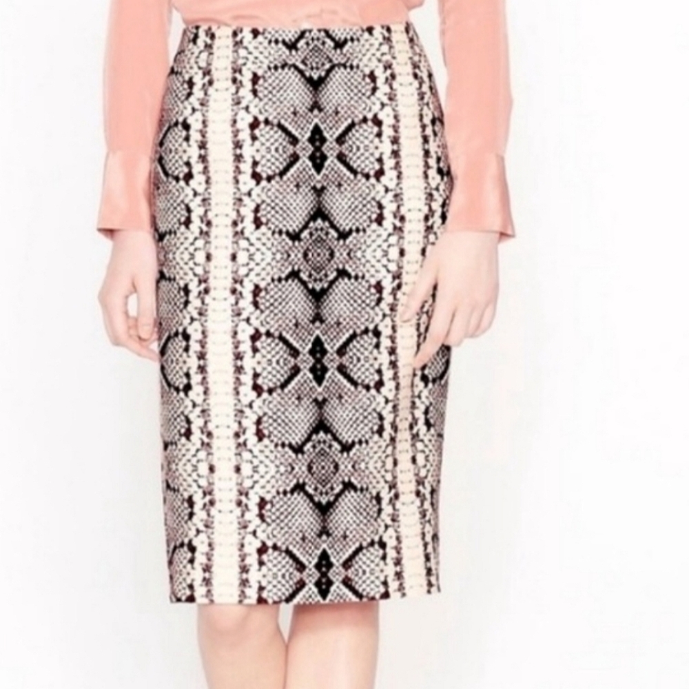J. Crew No. 2 Pencil Snakeskin Print Skirt Fits Like a SIZE 2